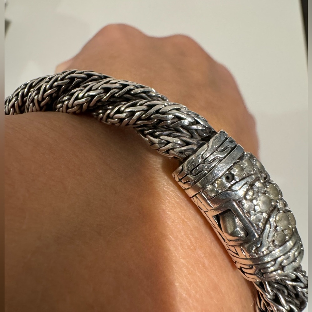 Authentic John Hardy sterling silver bracelet with diamonds on clasp - Picture 5 of 7